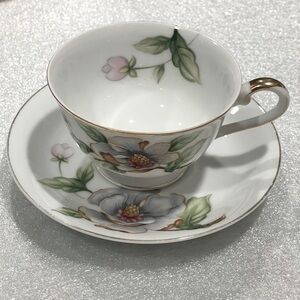 🥳BOGO! Roselyn Japan “Dogwood” Fine Bone China Teacup & Saucer. EUC
